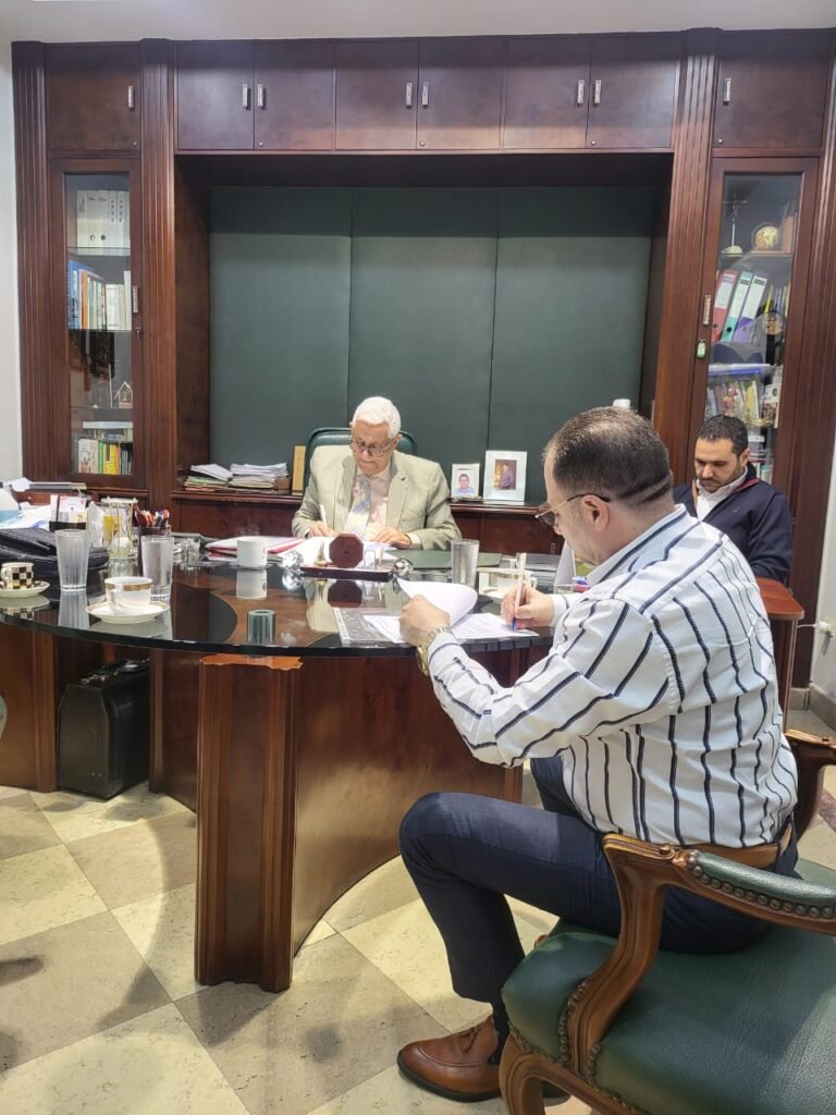المستشار الاقتصادي أيمن حامد سليمان يتعاقد على 700 فدان لمشروع زراعي ويؤكد: هدفنا زيادة الصادرات المصرية